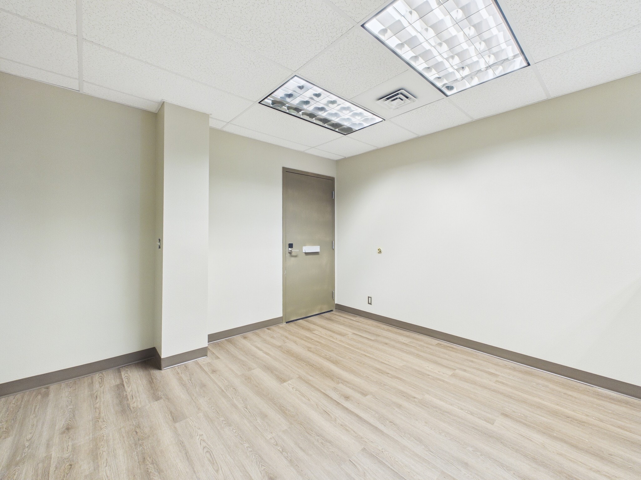 12615 E Mission Ave, Spokane Valley, WA à louer Photo intérieure- Image 1 de 11