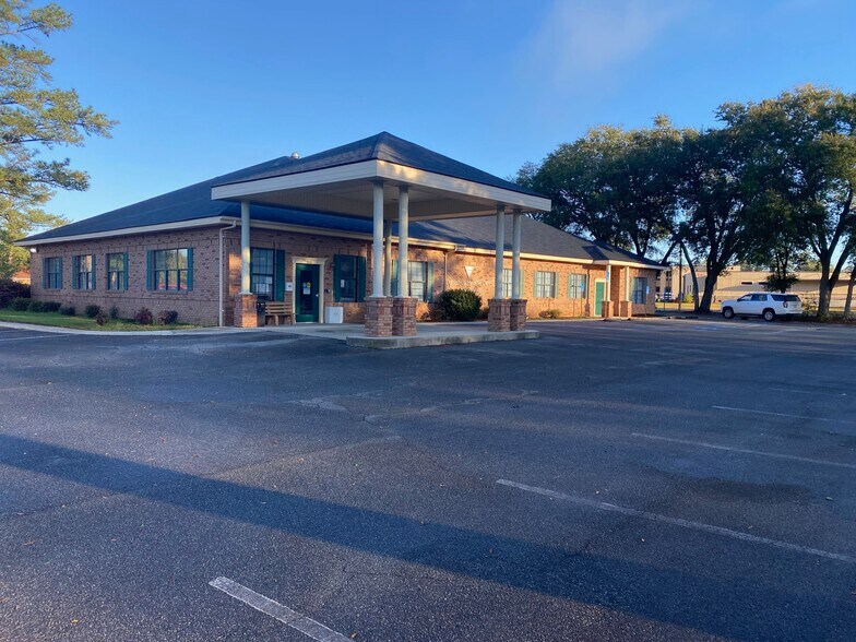 1078 Plaza Ave, Eastman, GA à louer - Photo du bâtiment - Image 2 de 4