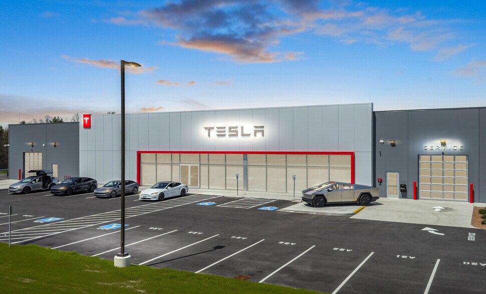 36 Industrial Dr, Londonderry, NH à vendre - Photo du bâtiment - Image 2 de 3