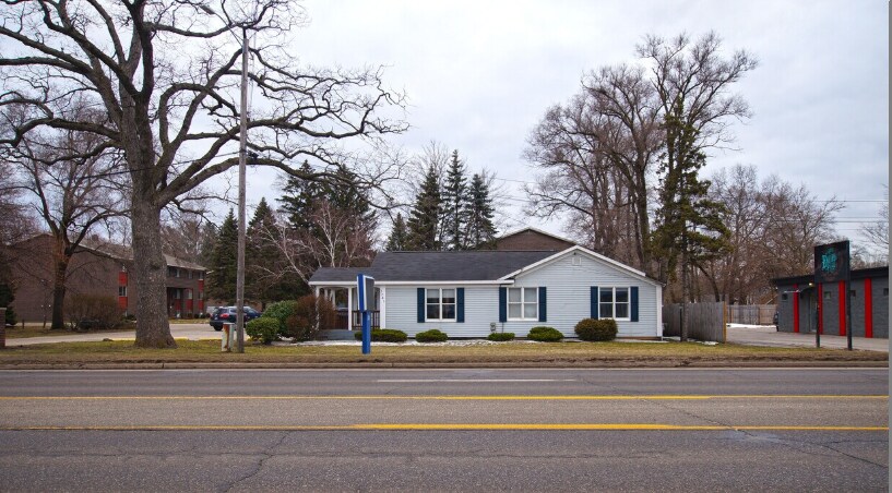 2243 E Apple Ave, Muskegon, MI à louer Photo du bâtiment- Image 1 de 2