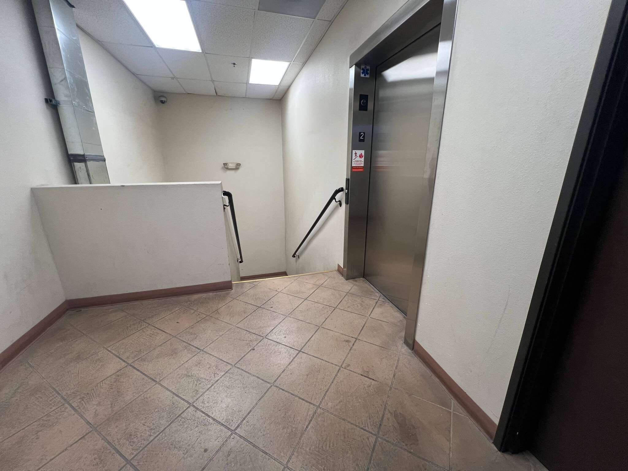 12998 Hesperia Rd, Victorville, CA for lease Interior Photo- Image 1 of 50
