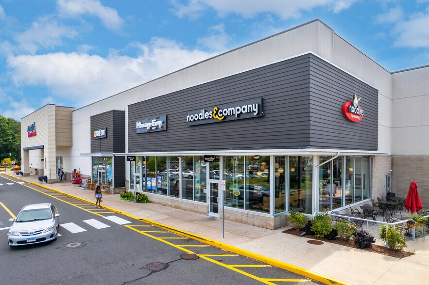 333 N Main St, West Hartford, CT à louer - Photo du bâtiment - Image 3 de 15