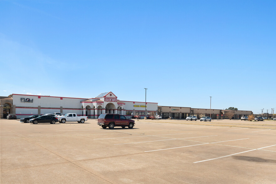 2400 W Pioneer Pky, Pantego, TX for lease - Building Photo - Image 1 of 9