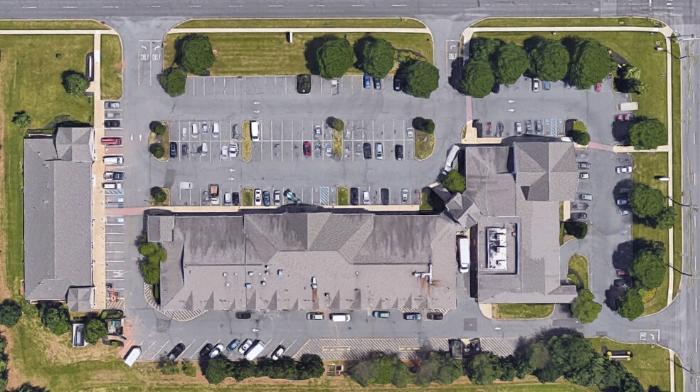 Triangle Rd, Hillsborough, NJ à louer - Photo du bâtiment - Image 2 de 3