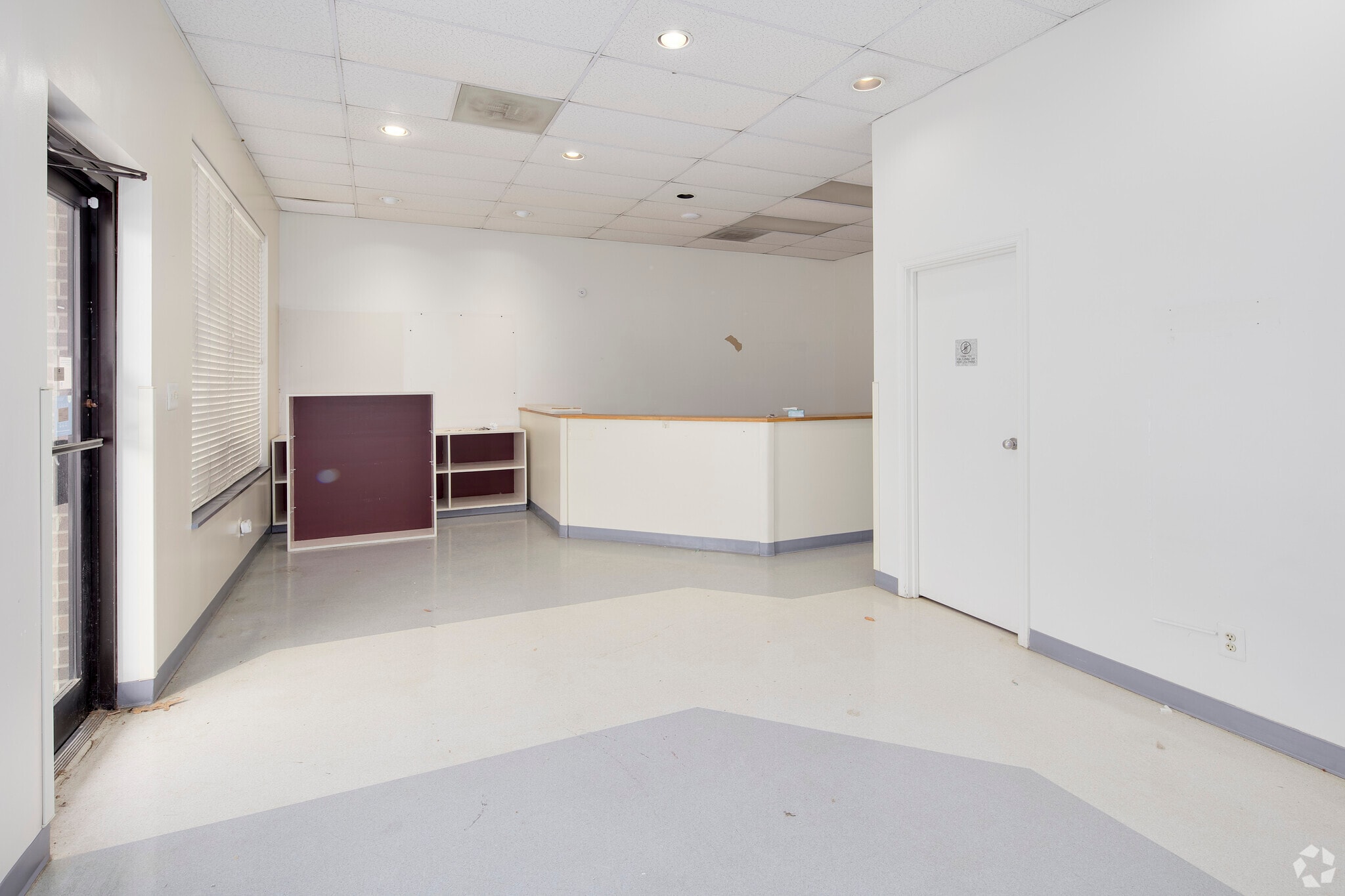 4371-4393 Kevin Walker Dr, Dumfries, VA for lease Interior Photo- Image 1 of 2