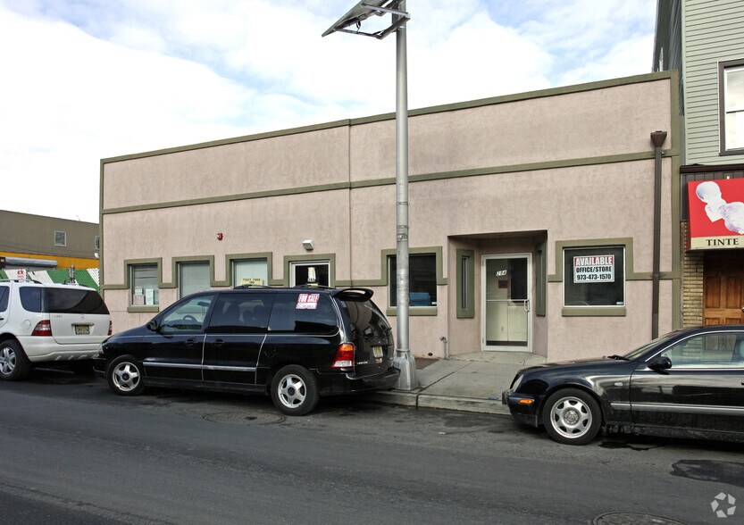 284-286 Passaic St, Passaic, NJ à louer - Photo principale - Image 1 de 2