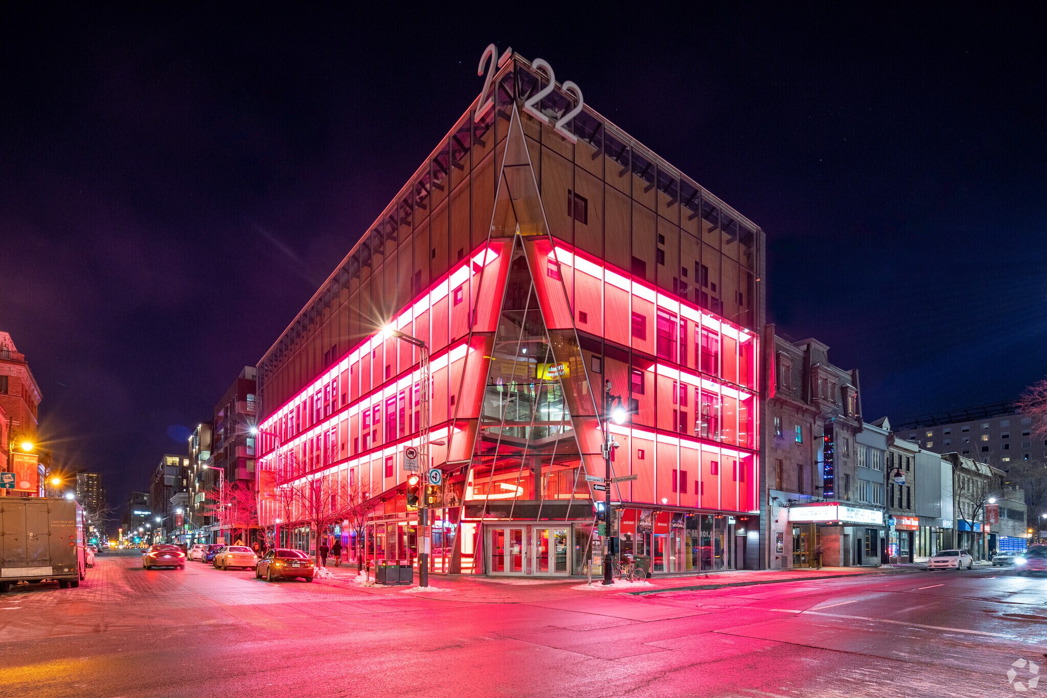 22 Rue Ste-Catherine E, Montréal, QC for sale Primary Photo- Image 1 of 20