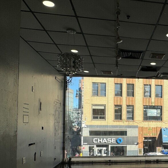 3906 Main St, Flushing, NY à louer - Photo intérieure - Image 2 de 8