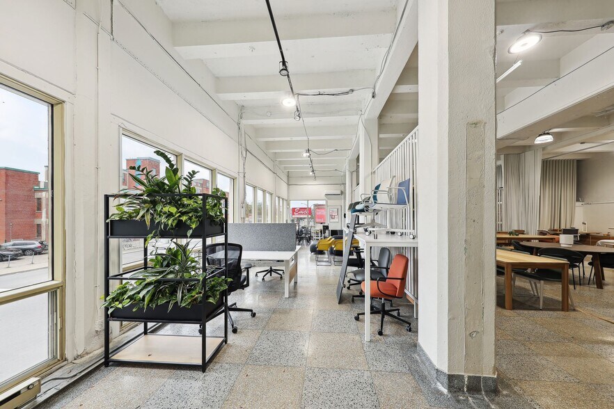 6659 Av Du Parc, Montréal, QC for lease - Interior Photo - Image 2 of 3