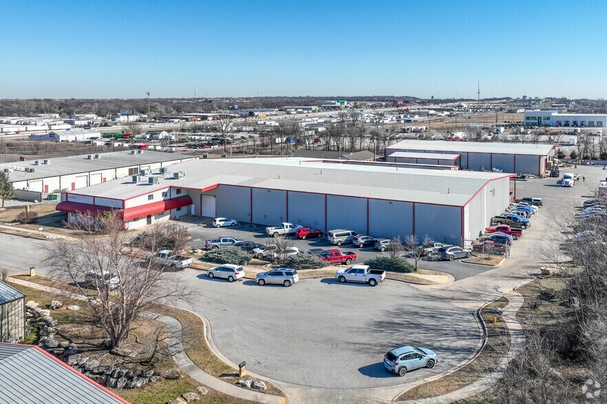 131 S 147th East Ave, Tulsa, OK for sale - Primary Photo - Image 1 of 15