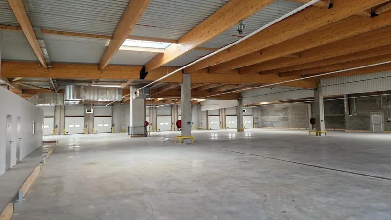 Industrial in Lyon for lease - Interior Photo - Image 2 of 18