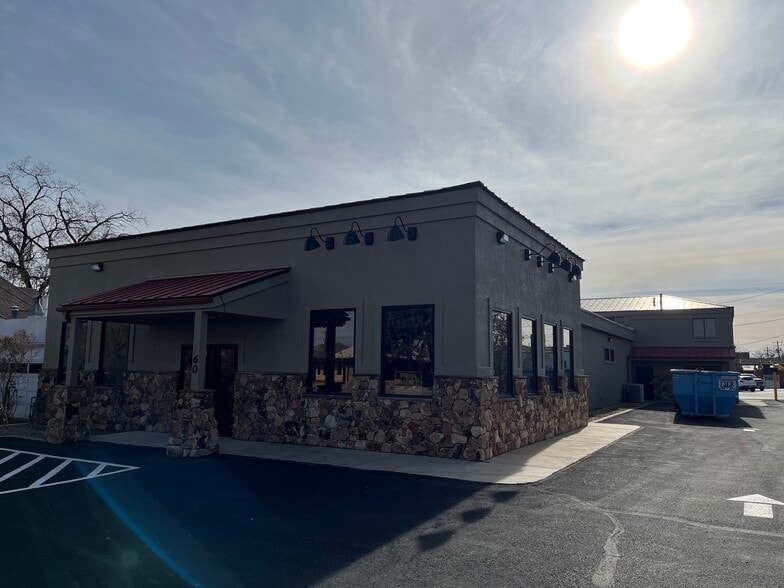 60 E 100 N, Vernal, UT à louer - Photo du bâtiment - Image 3 de 22