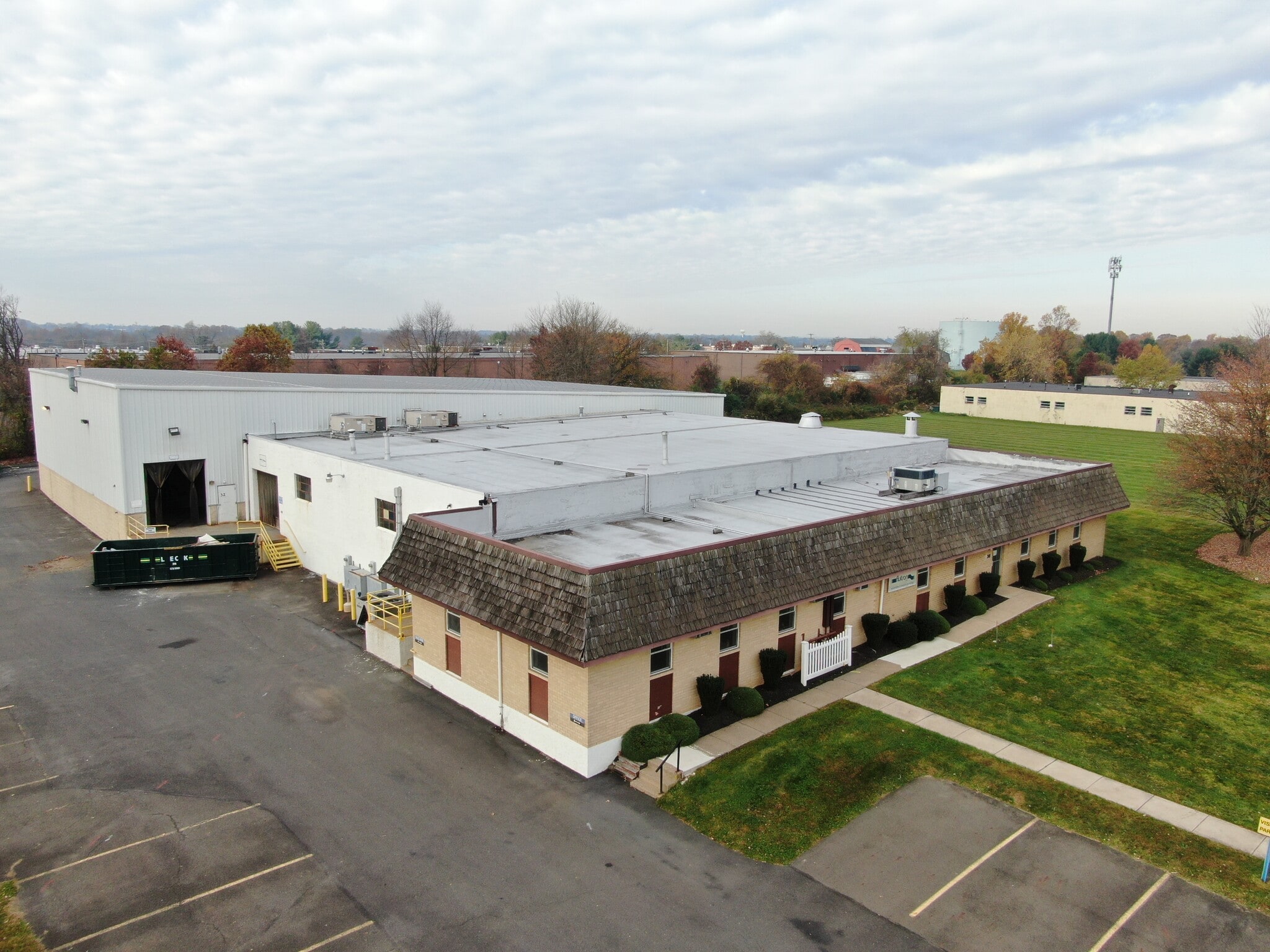 30 Industrial Dr, Warminster Township, PA for lease Primary Photo- Image 1 of 4