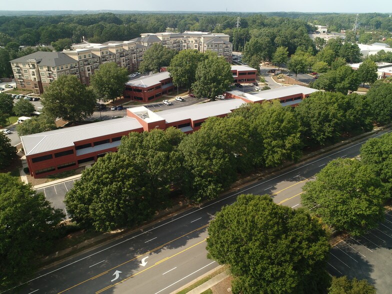 805-807 Spring Forest Rd, Raleigh, NC à louer - Photo du bâtiment - Image 3 de 3