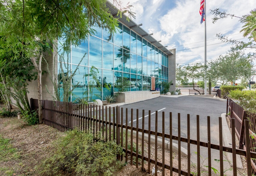 1835 W Adams St, Phoenix, AZ for sale - Building Photo - Image 2 of 9