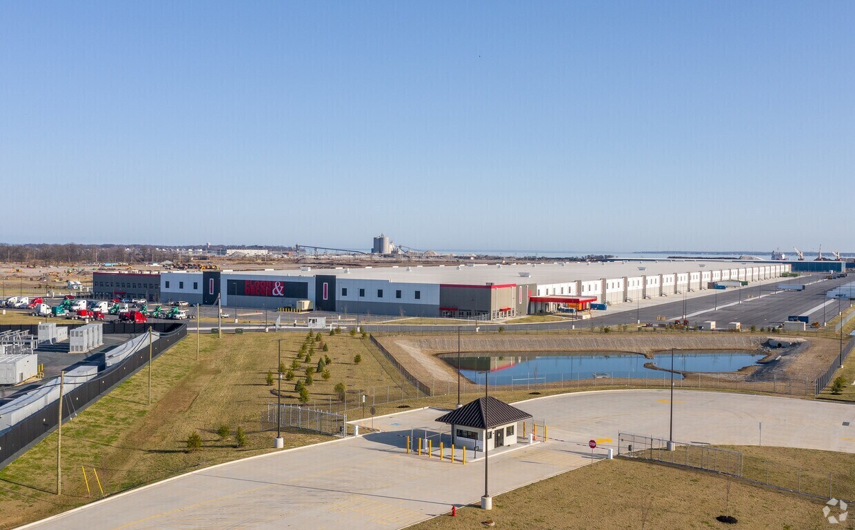 6331 Tradepoint Ave, Sparrows Point, MD à louer Photo principale- Image 1 de 4