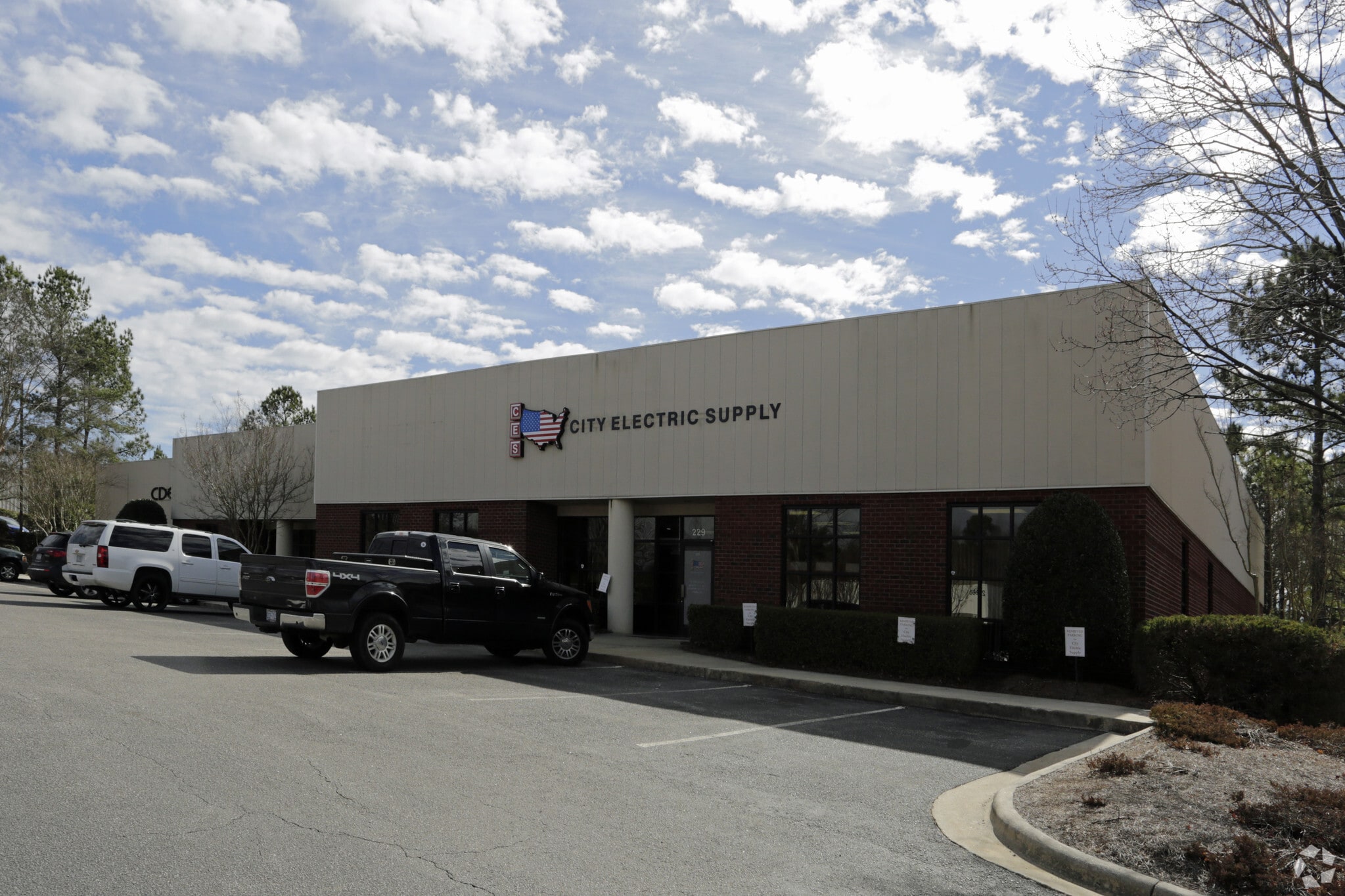 221-229 James Jackson Ave, Cary, NC for lease Primary Photo- Image 1 of 6
