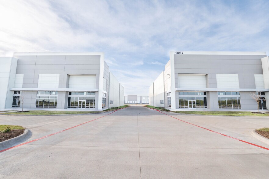 Intermodal Pky & Haslet Pky, Haslet, TX à louer - Photo du bâtiment - Image 3 de 7