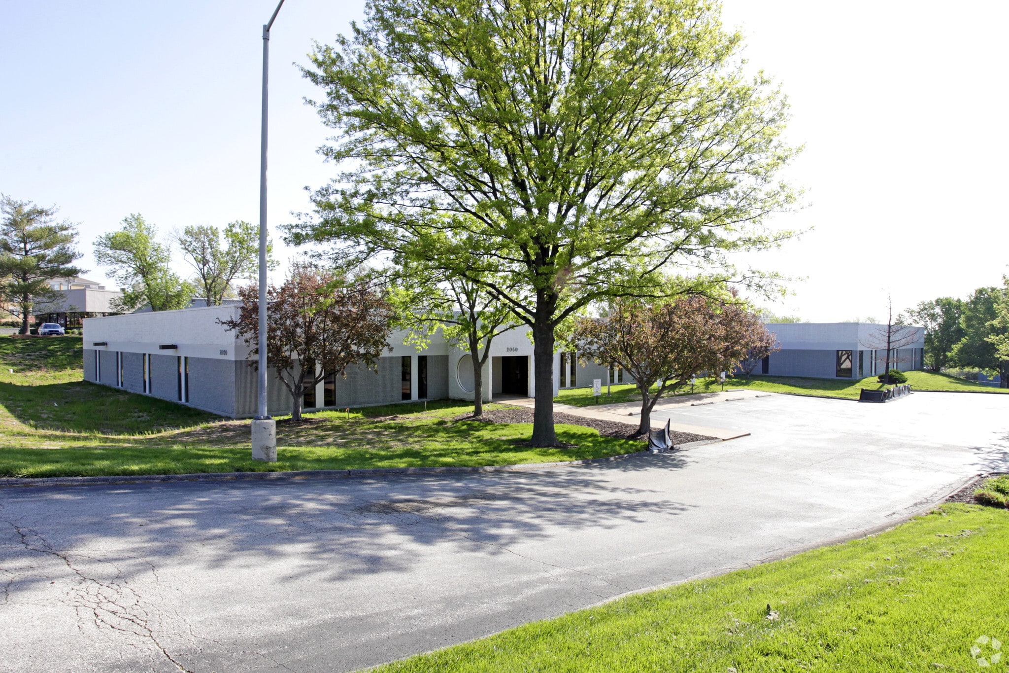 2060 Craigshire Dr, Maryland Heights, MO for lease Primary Photo- Image 1 of 4