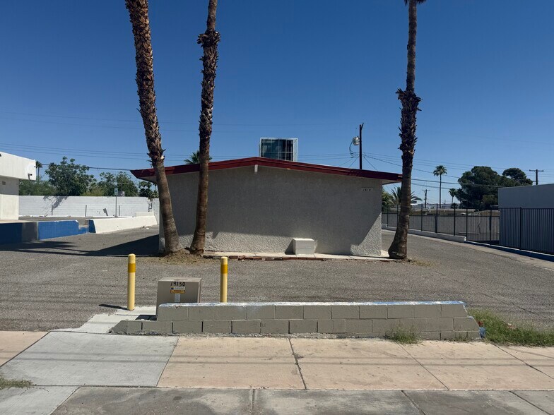 1610 E Sahara Ave, Las Vegas, NV à vendre - Photo du bâtiment - Image 2 de 18