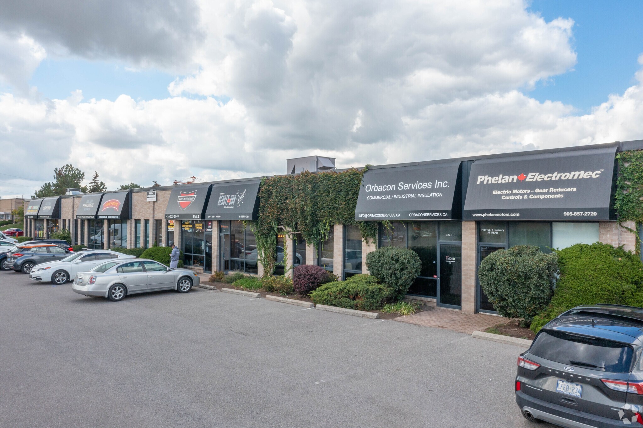 55 Healey Rd, Caledon, ON à vendre Photo principale- Image 1 de 1