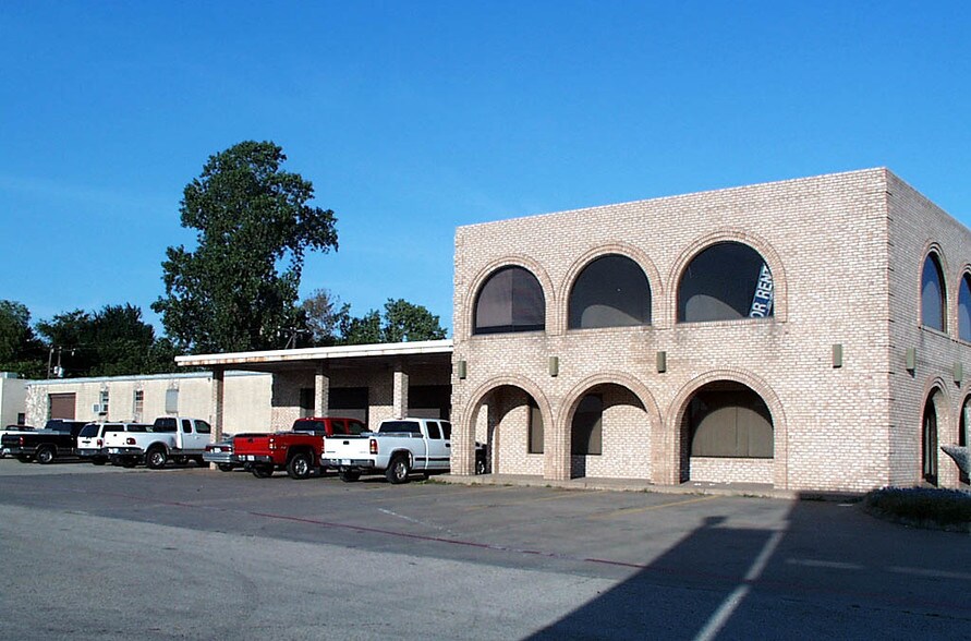 1216-1286 W Arkansas Ln, Arlington, TX à louer - Photo du bâtiment - Image 2 de 8