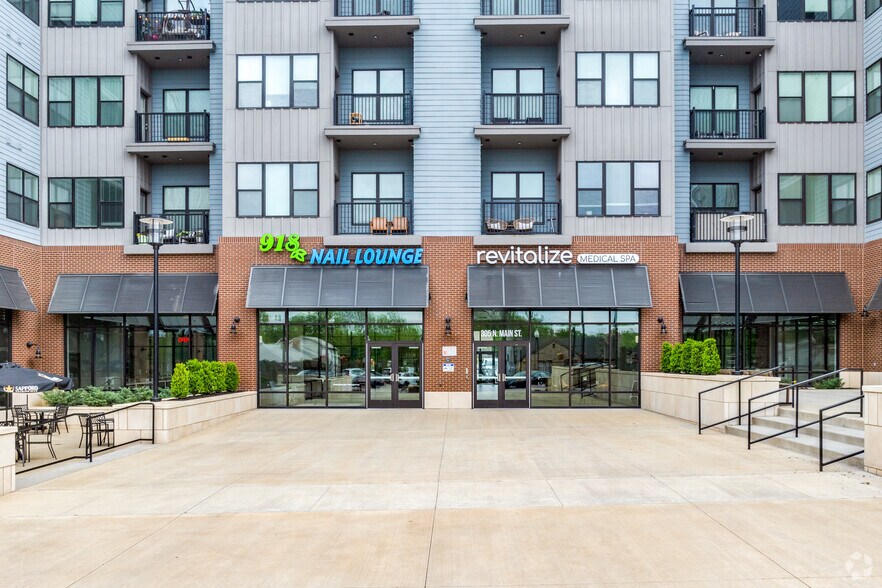 305 N Main St, Broken Arrow, OK à louer - Photo du bâtiment - Image 2 de 19