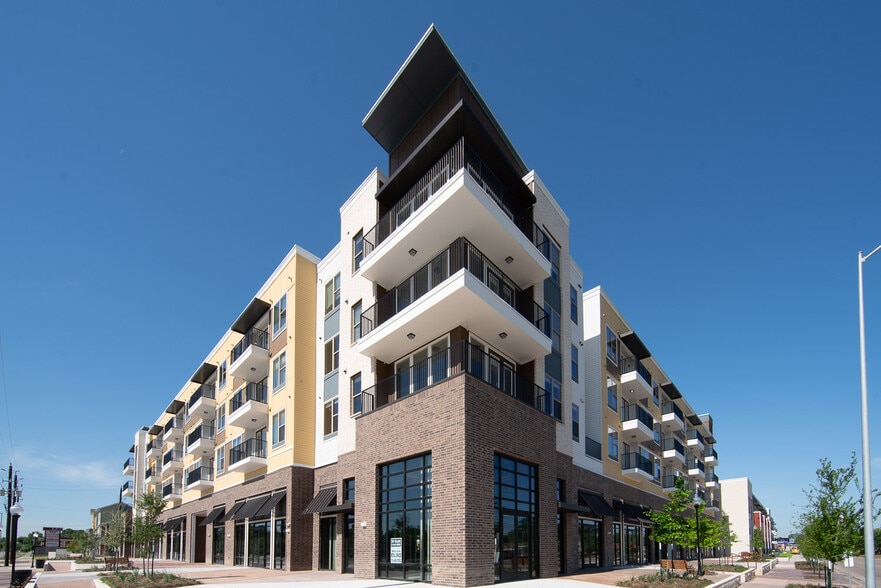 5110 Griggs Rd, Houston, TX for lease - Building Photo - Image 1 of 5