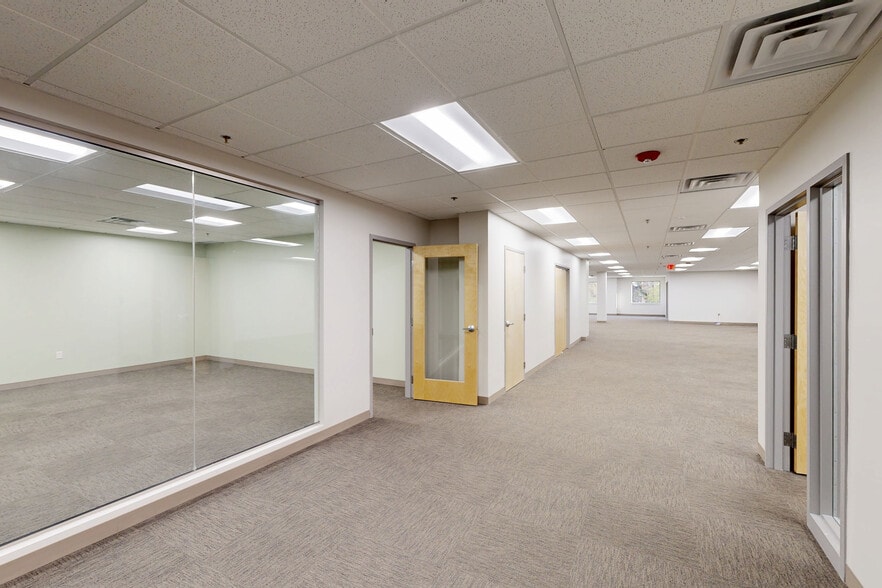 35 Parkwood Dr, Hopkinton, MA for lease - Matterport 3D Scan - Image 3 of 29