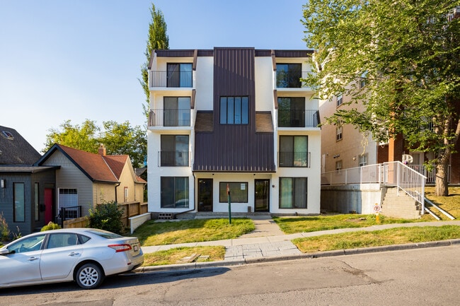 More details for 423 3 Av NE, Calgary, AB - Multifamily for Sale