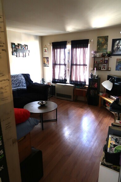 202 Mount Vernon Ave, Augusta, ME à vendre - Photo du bâtiment - Image 2 de 12