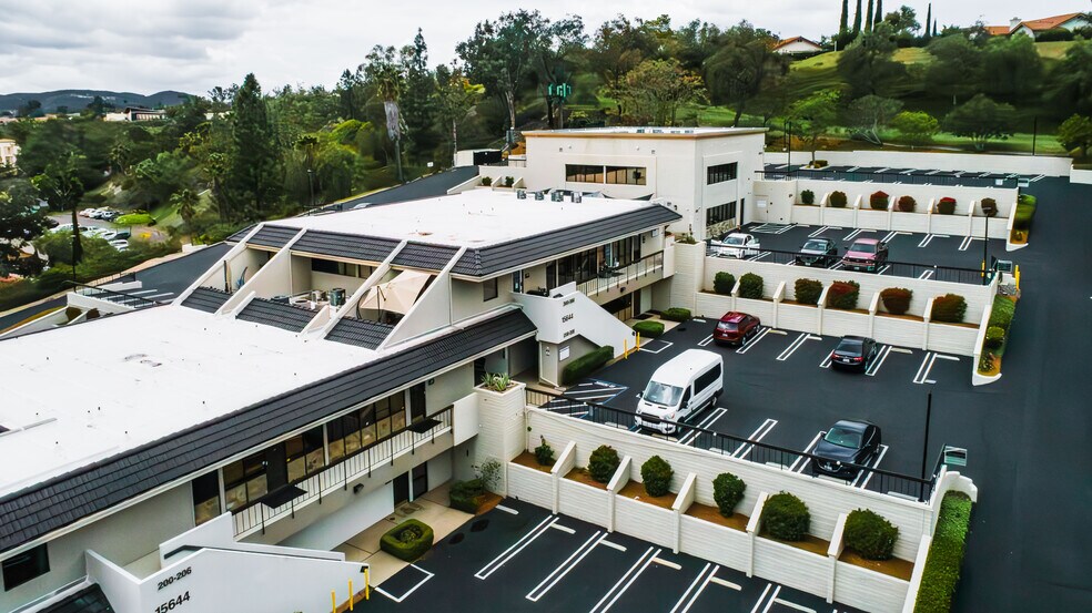 15644 Pomerado Rd, Poway, CA à vendre - Aérien - Image 2 de 8