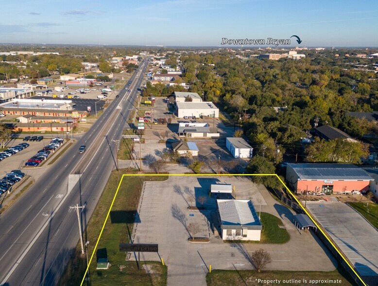 1811 S Texas Ave, Bryan, TX à vendre - Photo du bâtiment - Image 2 de 7