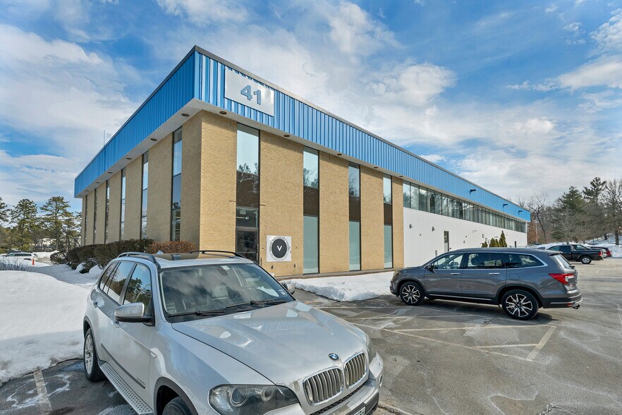 41 Simon St, Nashua, NH à louer - Photo du bâtiment - Image 3 de 59