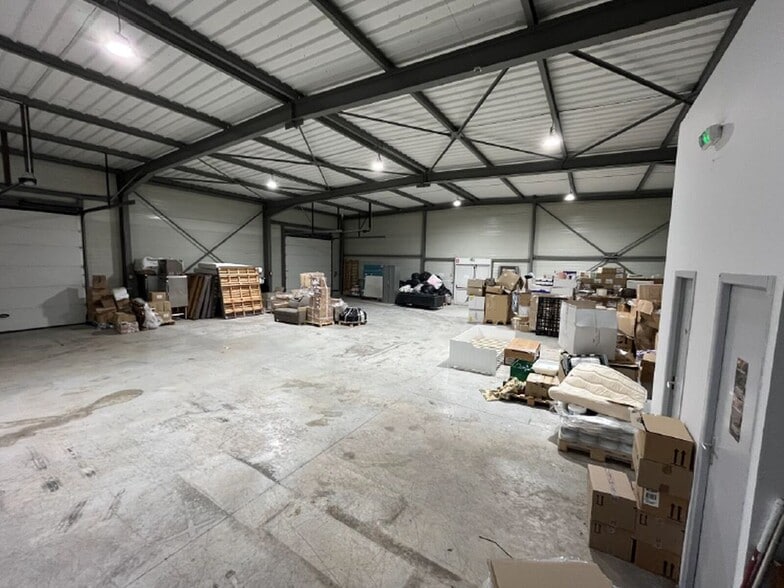 Industrial in Gallargues-le-Montueux for lease - Building Photo - Image 2 of 4