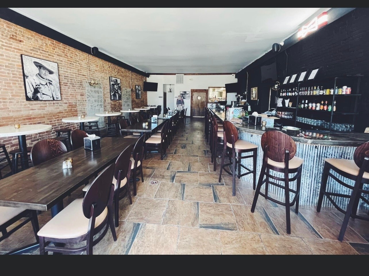 Portfolio of 4 Parcels portefeuille de 4 propriétés à vendre sur LoopNet.ca Photo du bâtiment- Image 1 de 9