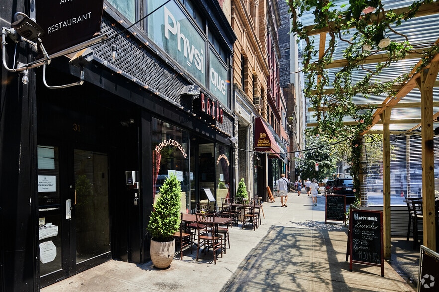 31 W 26th St, New York, NY for lease - Building Photo - Image 2 of 6