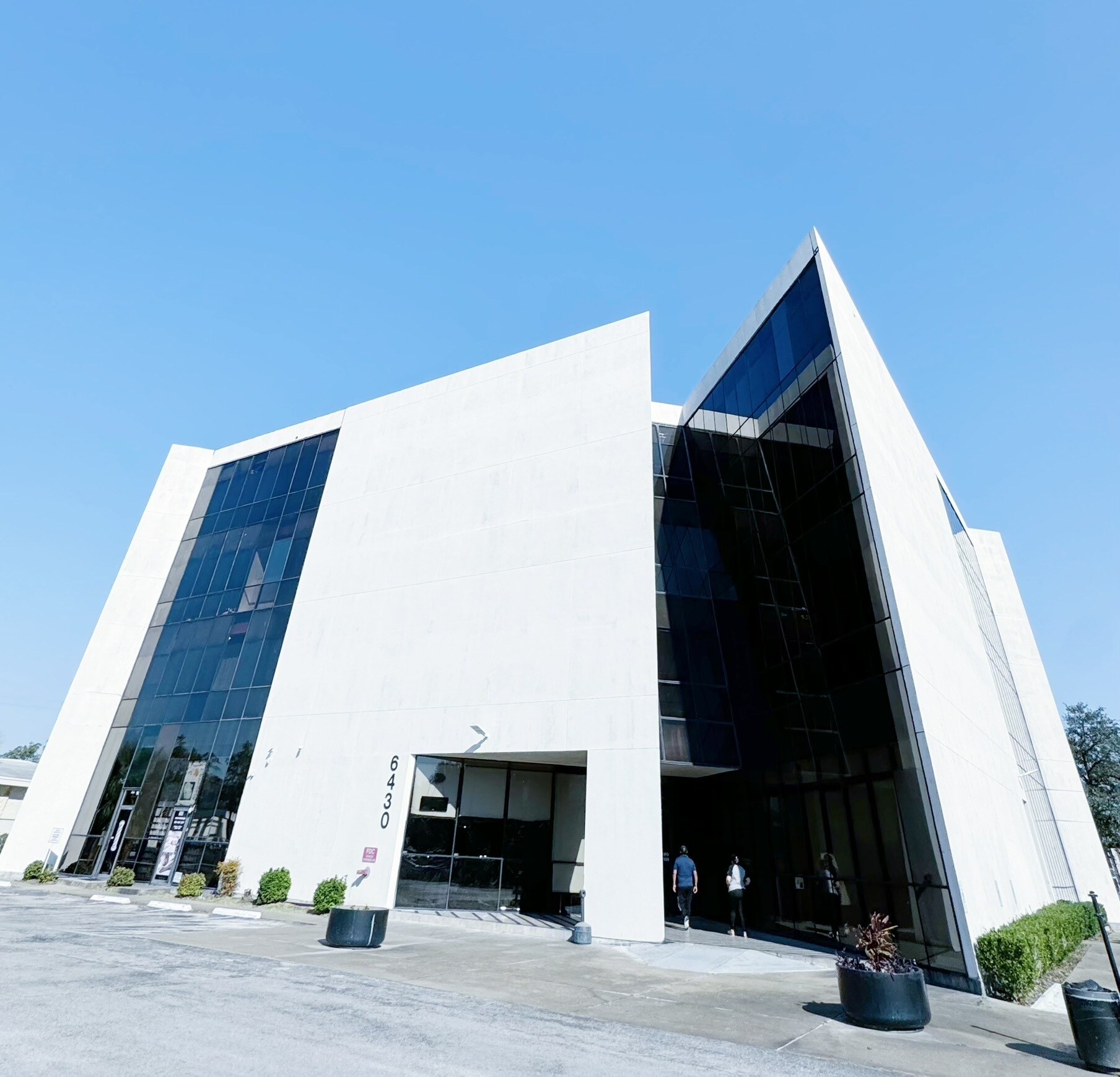 6430 Richmond Ave, Houston, TX à louer Photo du bâtiment- Image 1 de 27
