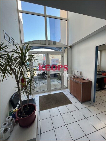 Flex dans Portet-sur-Garonne à louer - Photo du bâtiment - Image 2 de 11