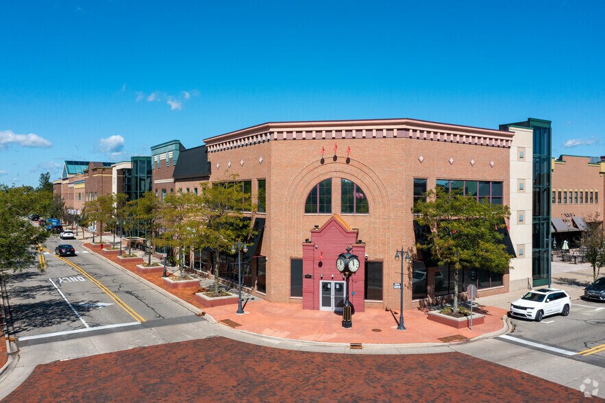 43155 Main St, Novi, MI à louer - Photo du bâtiment - Image 3 de 7