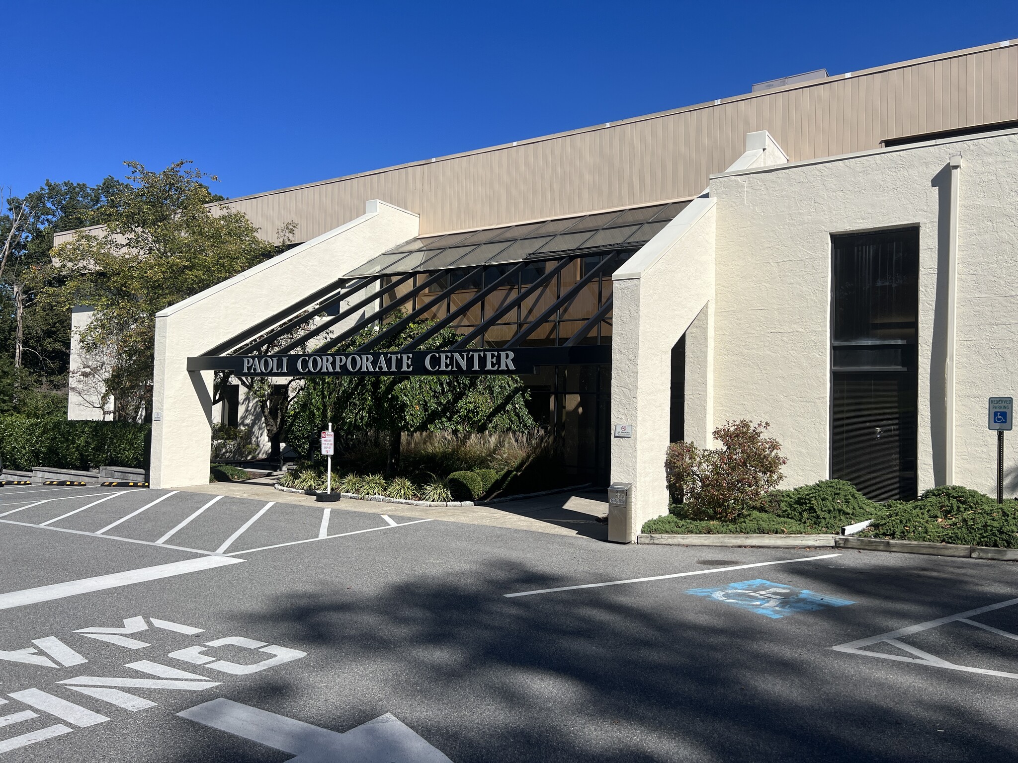 16 Industrial Blvd, Paoli, PA for lease Primary Photo- Image 1 of 14