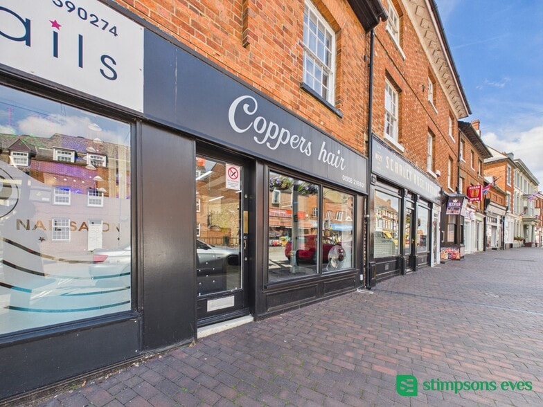 19 High St, Newport Pagnell for lease - Building Photo - Image 3 of 15