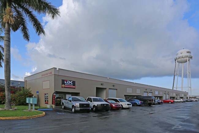 Plus de détails pour 8300-8376 NW 74th Ave, Medley, FL - Industriel à louer