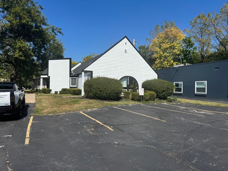 1824 E Broad St, Columbus, OH for lease - Building Photo - Image 1 of 11