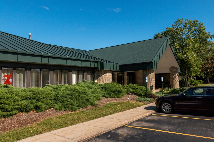 2140 University Park Dr, Okemos, MI for lease - Building Photo - Image 2 of 5