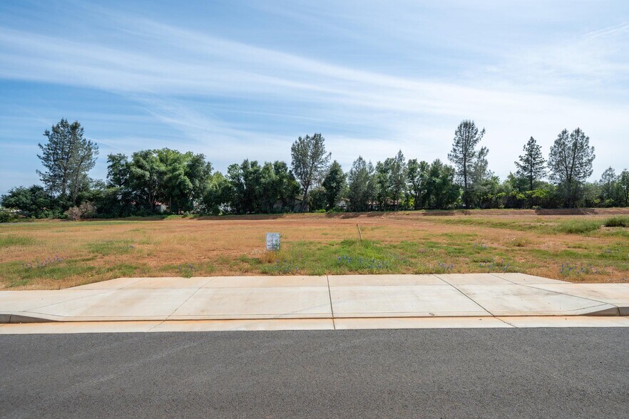 Rancho Industrial Park, Redding, CA à vendre - Aérien - Image 2 de 4