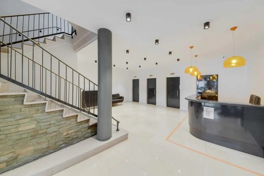 336 Rue Saint-Honoré, Paris for lease - Lobby - Image 2 of 35