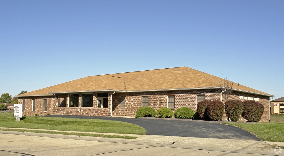 100 Springfield Ct, O'Fallon, IL à louer - Photo du bâtiment - Image 1 de 11