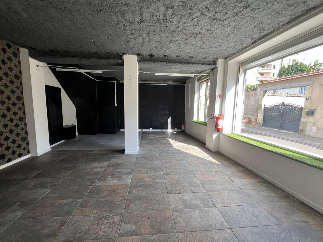 Retail in Cormontreuil for lease Interior Photo- Image 1 of 6