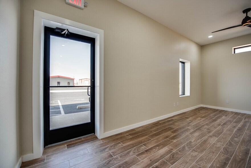 1714 N FM 1788, Midland, TX à louer - Photo du bâtiment - Image 2 de 29